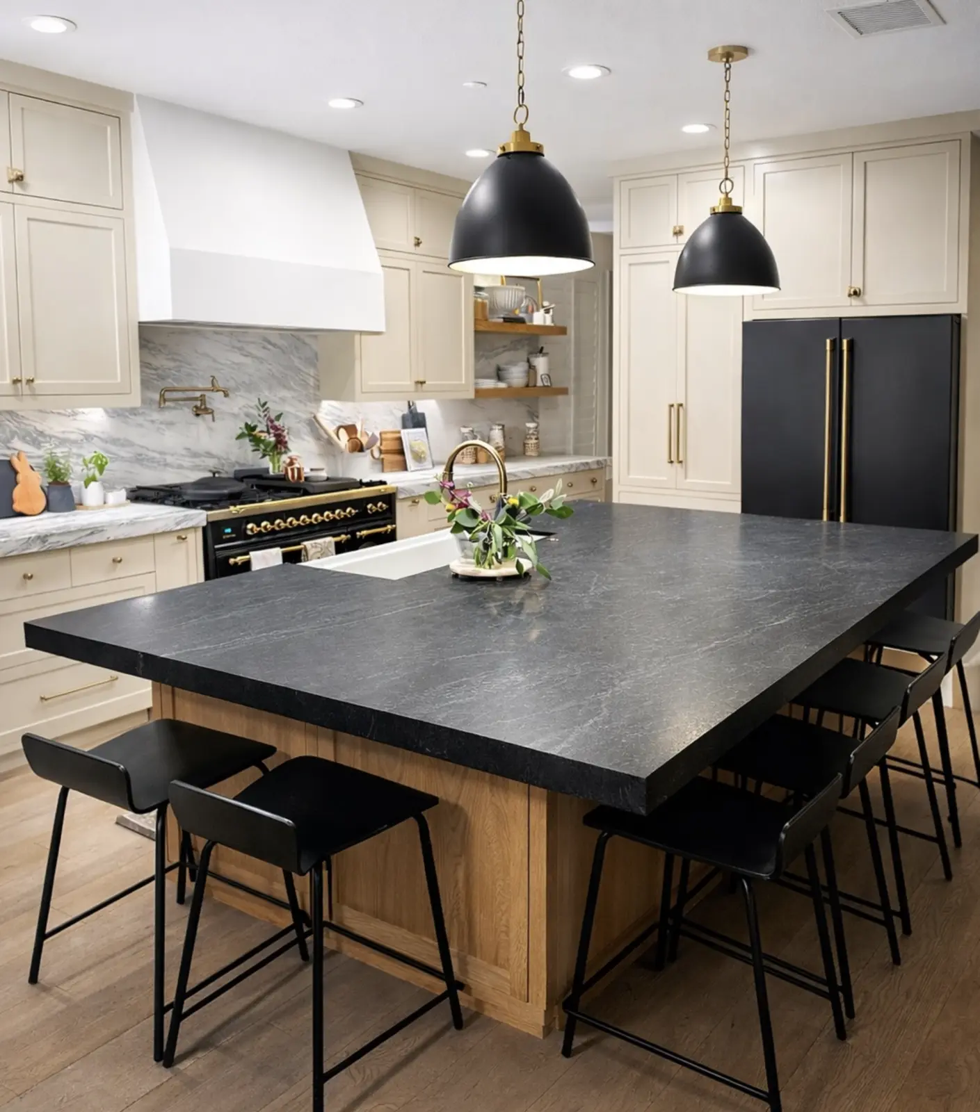 Kitchen design by Living & Listing